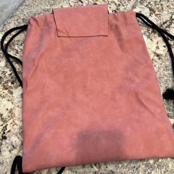Pink leather backpack - Picture 4 of 4